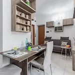 Guesthost - Gama Functional Flat Appartement