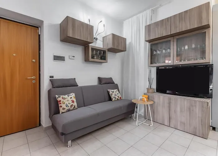 Guesthost - Gama Functional Flat Специя